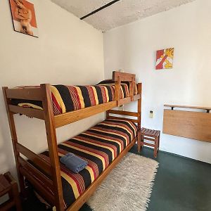 Habitación para Hombres Compartida